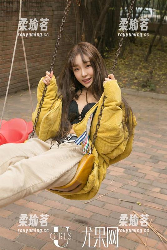 尤果网 - 短裤透视，李思宁在线：腿部美学的极致体现