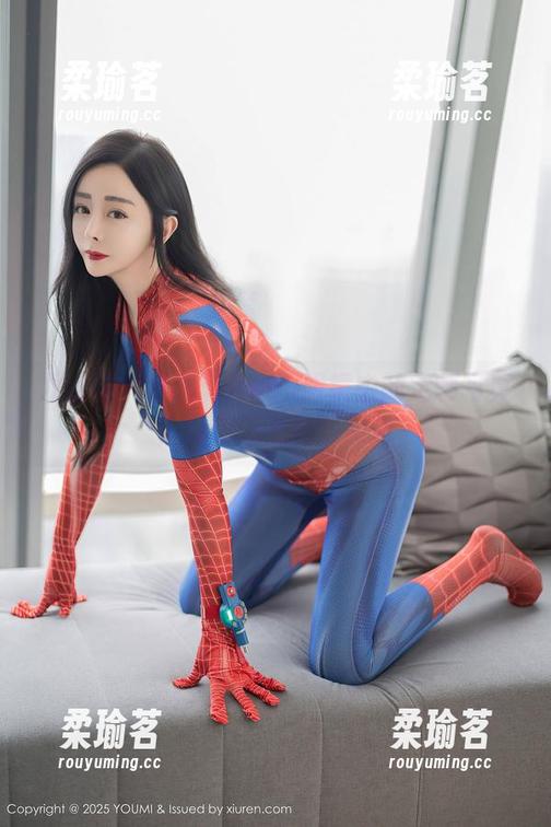尤蜜荟-小海臀Rean 尤蜜荟 - 小海臀Rean眼镜中的定制写真,让你忍不住想靠近