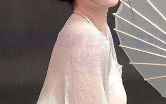 跟着抖娘利世穿越睡衣天地：私拍作品的小秘密