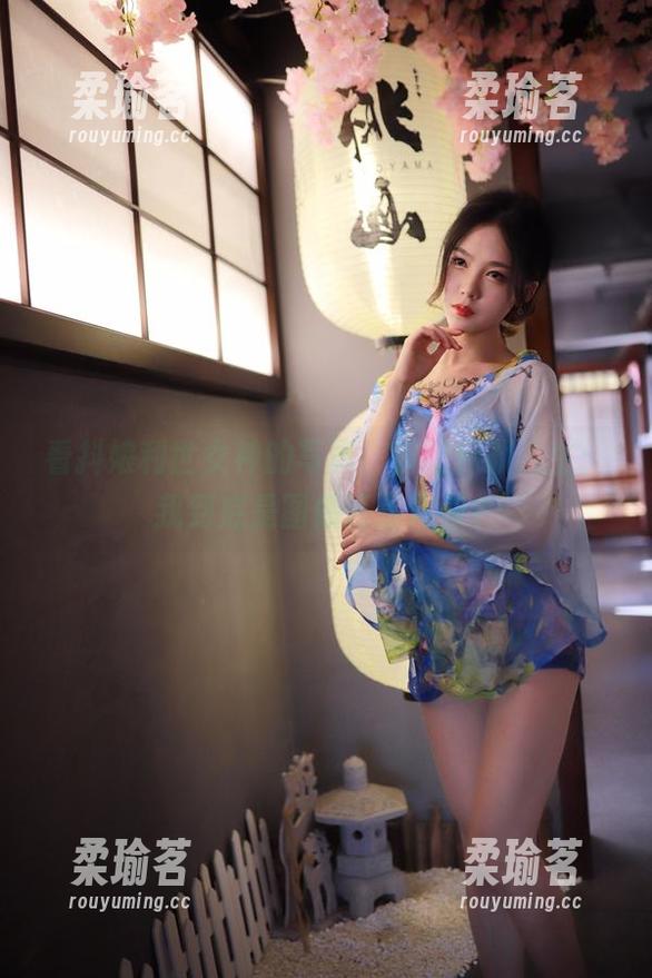 看抖娘利世女神的写真，瞬间怀疑人生：我到底是图像还是背景？