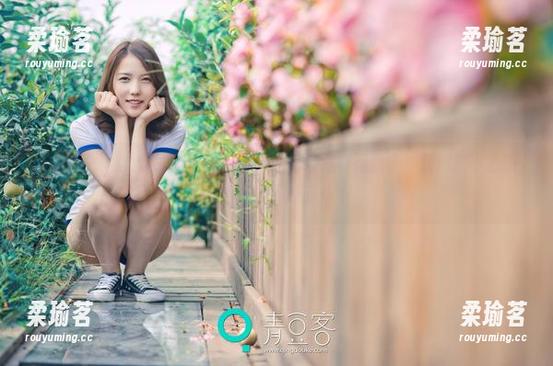推女神-杨上萱 推女神 - 杨上萱的甜心瞬间合集:光线打在她脸上,我那颗小心脏竟然有点小悸动……