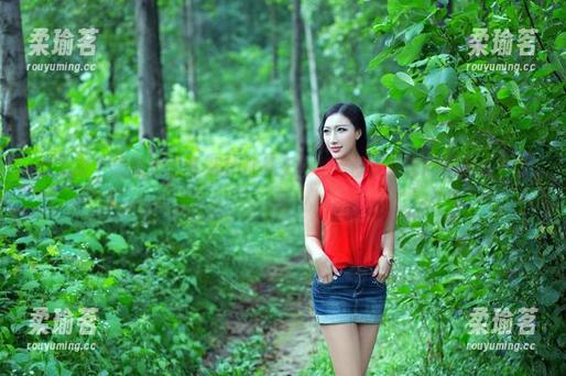 推女郎 - 细腻的感觉-易阳的夏天精选套图，藏着的不仅仅是温度
