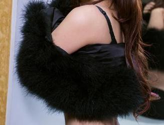 推女郎 – 王馨瑶最新写真集：丝袜更新难以抗拒，只能默默收藏