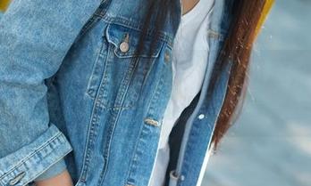 推女郎 – 连欣黑白写真：高清资源，感受阴影里的温度