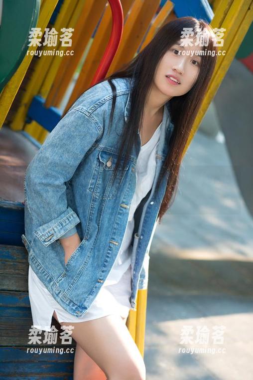 推女郎-连欣 推女郎 - 连欣黑白写真:高清资源,感受阴影里的温度