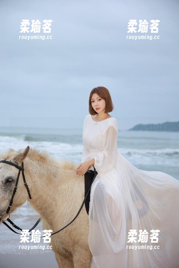 果儿Victoria 微密圈 - 照片不只是透明,果儿Victoria的免费写真让你大开眼界