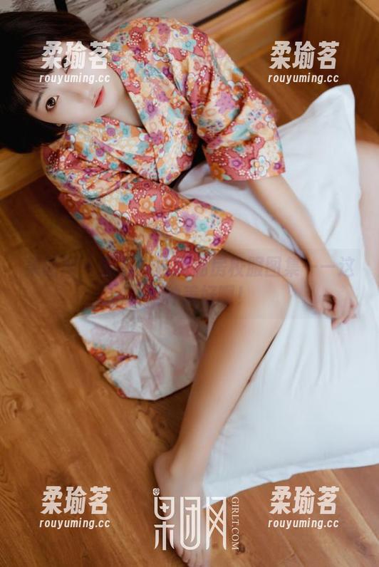 果团网-萌神妹妹 果团网 - 萌神妹妹的私房校服图集——这也是种美好啊!