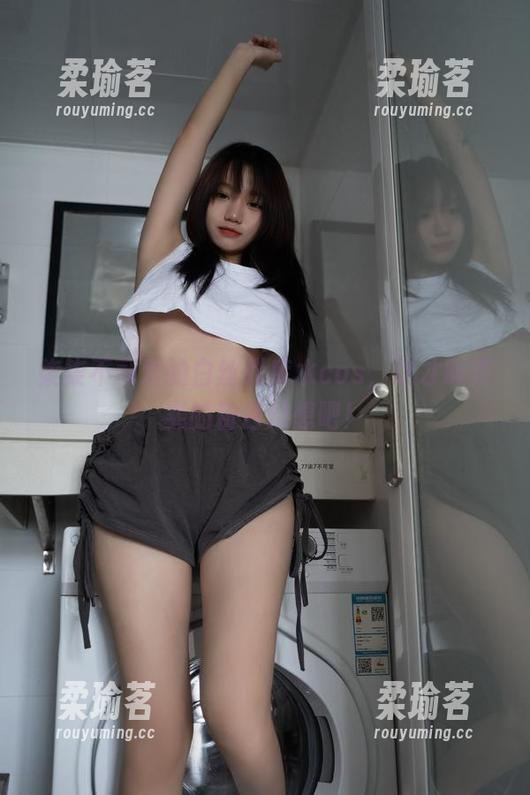 柒柒不可爱 柒柒不可爱的白丝死库水cos,这才叫真实的粉色幻想吧!