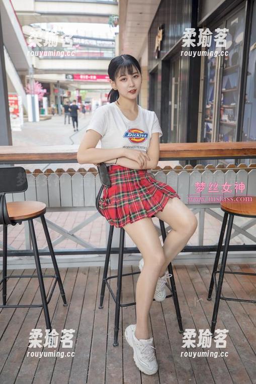 梦丝女神 - 最新刘诺少女套图，满满都是让人一秒心动的瞬间