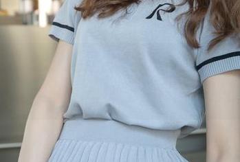 梦丝女神 – 璇璇居家写真：无圣光下的神态，真的有一种生活的真实感。