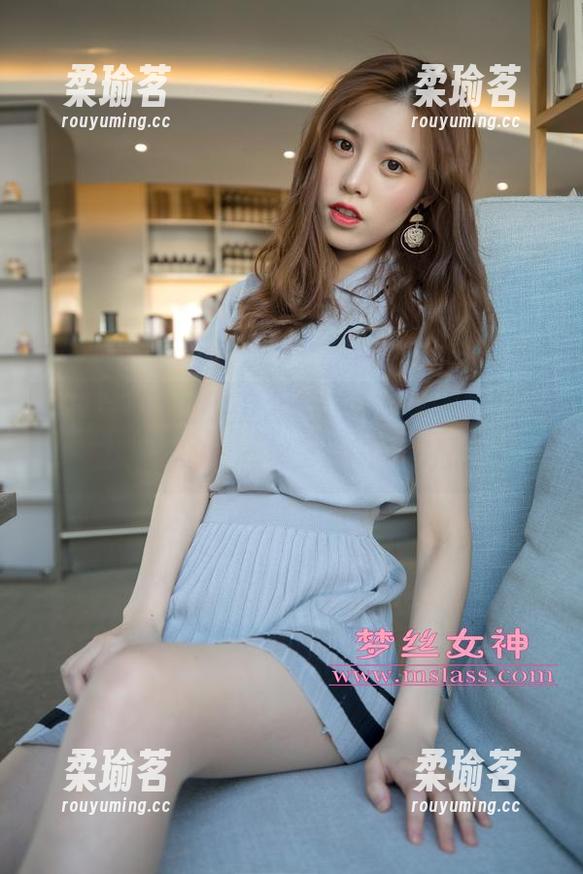 梦丝女神-璇璇 梦丝女神 - 璇璇居家写真:无圣光下的神态,真的有一种生活的真实感。