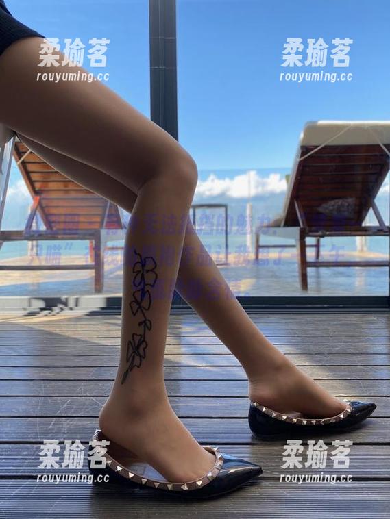 微密圈 - 有种无法抵挡的魅力：“梦里一只喵”在线的旗袍作品让我想了一下午，气氛脉脉含情。