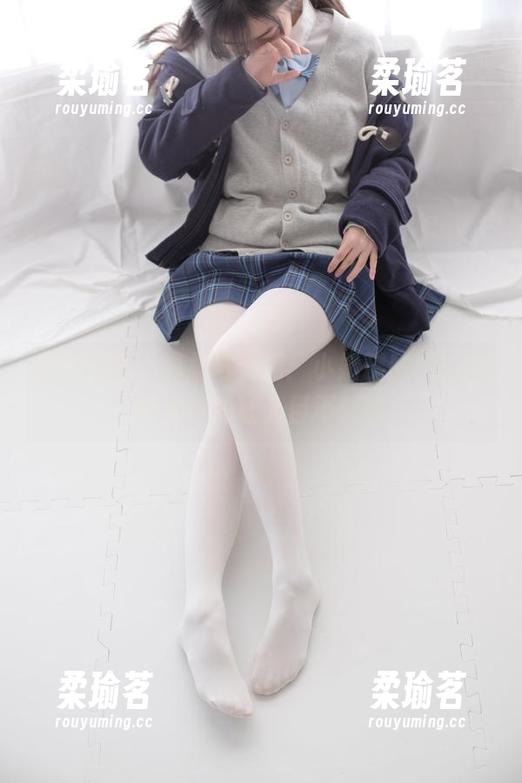 森萝财团-小奶糕Milky 森萝财团 - 温柔与妩媚:小奶糕Milky的内衣美图让人目不转睛