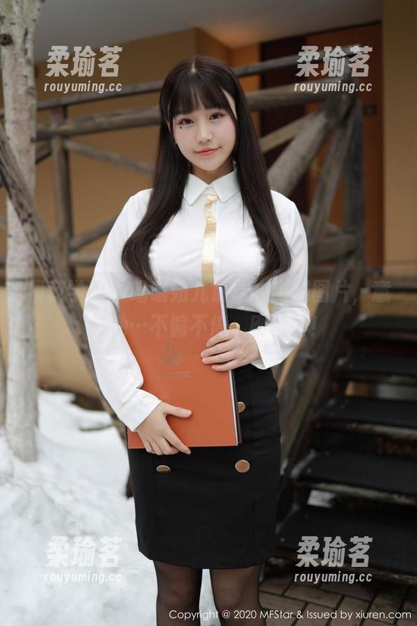 模范学院-噜噜妞儿 模范学院 - 噜噜妞儿最新水手服图片,意外地…不偏不倚,刚刚好!
