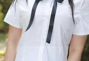 模范学院 – 黄乐然的短裤魅力：原图大揭密，更新一次不够！