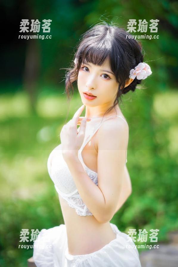 清水由乃 清水由乃白色cos精选:一抹白越看越想被她包围!