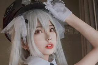 泳池小秘密：清颜真德秀的写真作品集，水下的轻盈