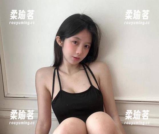 火龙果羊 微密圈 - 火龙果羊黑色写真集:更新啦,风格依旧迷人,但好像更摇曳了?