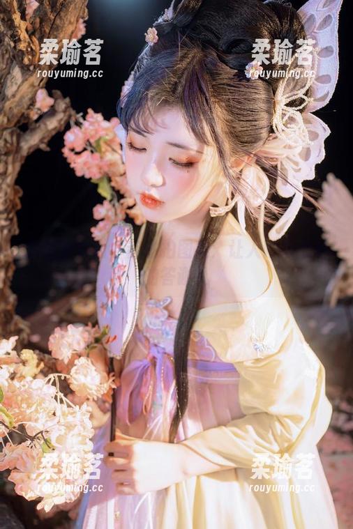 爆机少女喵小吉 爆机少女喵小吉私拍图集:让人瞬间心动的答谢礼