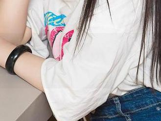 爱尤物 – 小卷卷老师独家黑丝写真集：资源让你目不暇接，想说却不敢说！