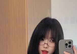 微密圈 – 看！琳铛铛的性感蕾丝套装在线，谁能拒绝这种视觉狂欢？