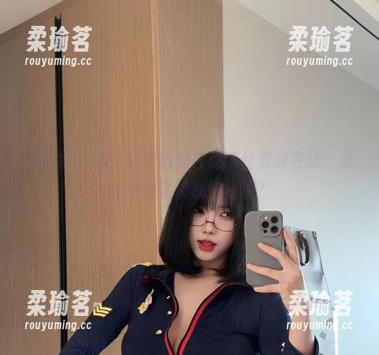 琳铛铛 微密圈 - 看!琳铛铛的性感蕾丝套装在线,谁能拒绝这种视觉狂欢?