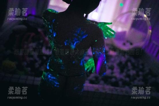 想要甜蜜和撒娇？看看甜糖大魔王的情人节猫猫精选图包！