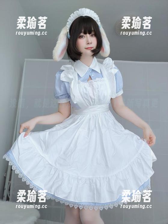 白银81 没错,就是这件皮衣!白银81最新写真更新,浪漫又神秘!