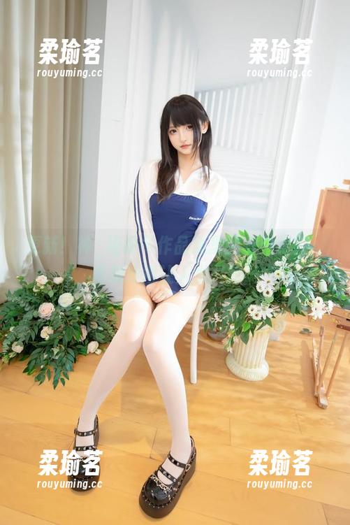 更新！神楽坂真冬作品集里的蓝白条纹，真是冷得让人发抖的美