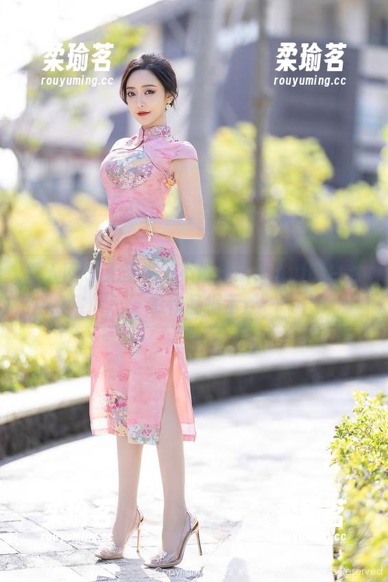 秀人网-sibyl是女巫 秀人网 - 无圣光,不做作:Sibyl的白衬衫作品揭示