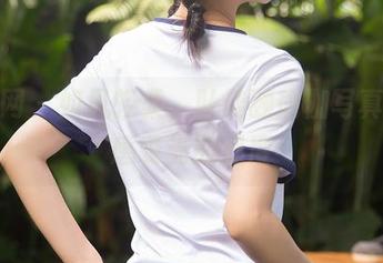 秀人网 – 如风轻柔，叶佳颐瑜伽写真带你感受光的温度