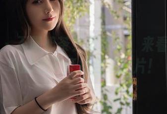 秀人网 – 不喝奶茶？没关系！来看看奶茶味的包子红裙合集图片！