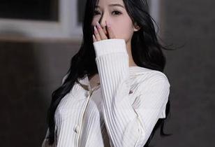 秀人网 – 别错过！奶酥学姐的写真集最新作品，欢乐指数爆表！