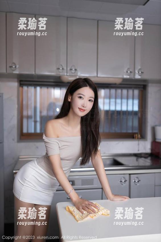 秀人网 - 女王说：小热巴的图包是打开新世界的钥匙！
