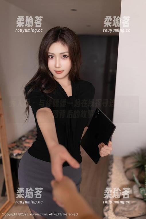 秀人网-徐媛媛 秀人网 - 与徐媛媛一起在线探寻连衣裙的美图背后的故事。