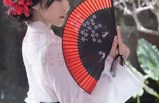 秀人网 – 李可儿的高清写真：套装新解读，光与影的缠绵。