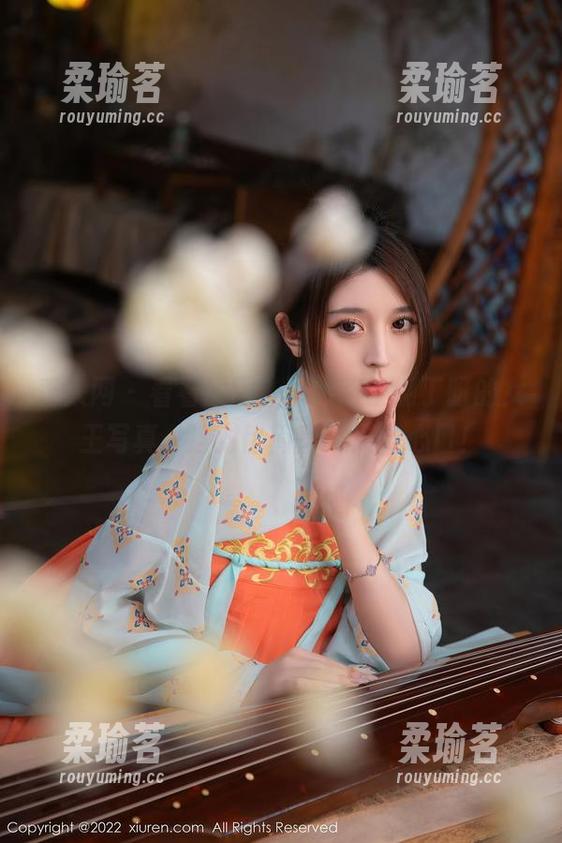 秀人网 - 看看原图，再领略王俪丁呀的女王写真，这对比简直让人捶心口！