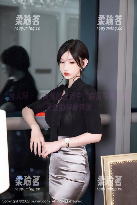 秀人网-筱慧 秀人网 - 在筱慧的世界中,高清写真带来天使的缤纷梦境