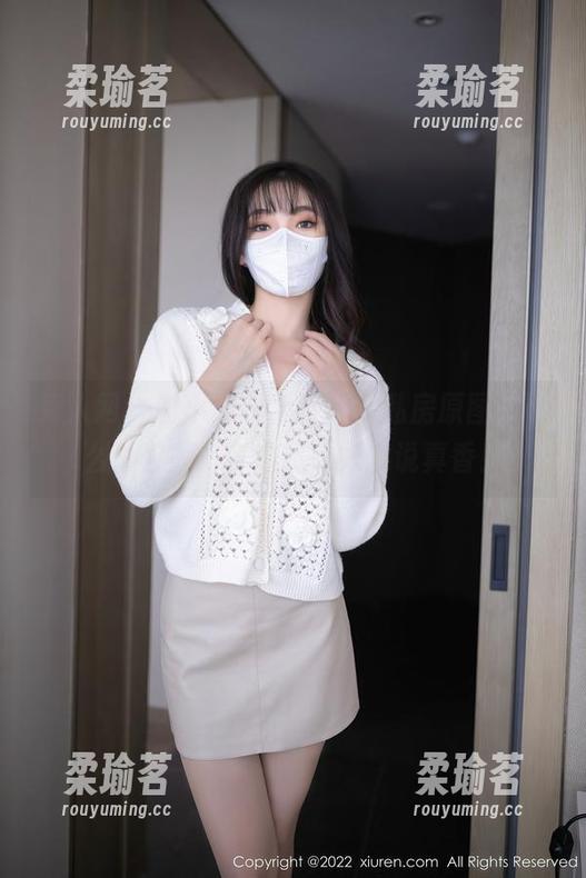 秀人网-谢小蒽 秀人网 - 谢小蒽换上校服,私房原图该怎么形容?一言难尽,只能说真香!