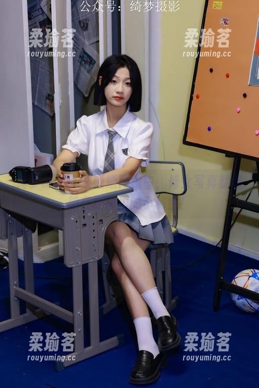 绮梦摄影-曦曦 绮梦摄影 - 在曦曦网盘中,修女写真就像躲在橱窗里的小秘密!
