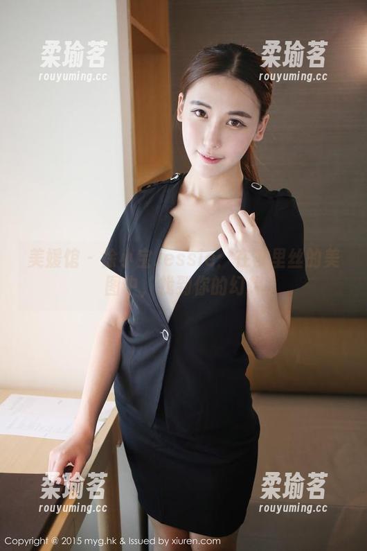 美媛馆 - 徐小宝Jessie：在裤里丝的美图中，找到你的幻想