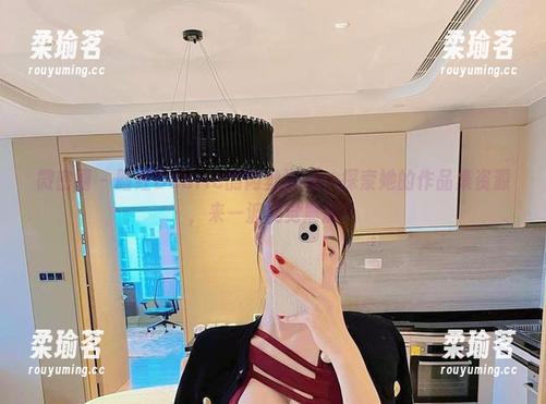 微密圈 - 脸红Dearie的肉丝调戏—探索她的作品集资源，来一波视觉震撼！