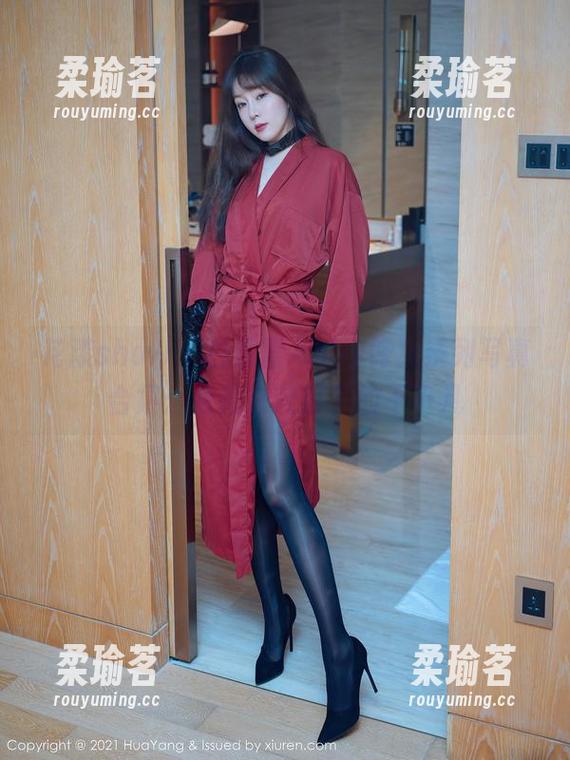 花漾show-白茹雪Abby 花漾show - 白茹雪Abby修女系列写真合集:隐藏在光影下的不平凡