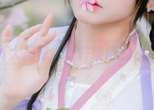 私拍写真大揭秘：荒井喵喵的水手服时光