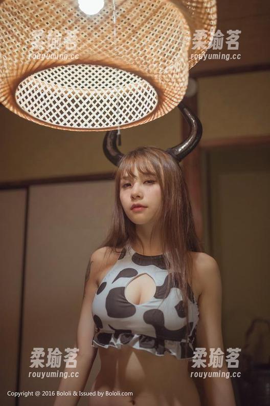 菠萝社-猫九酱Sakura 菠萝社 - 看!猫九酱Sakura的少女套图,撩人到想咳嗽!