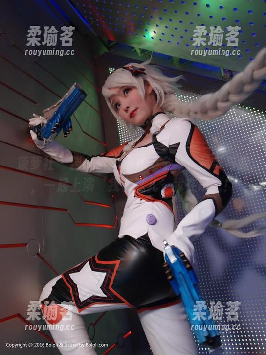 菠萝社-猫九酱Sakura 菠萝社 - 猫九酱Sakura全集,吊带与我,一起上演‘我在这儿,我在吊’!