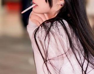 迷失在落落Raku的高跟鞋图集，在线探索走过的烂漫旅程！