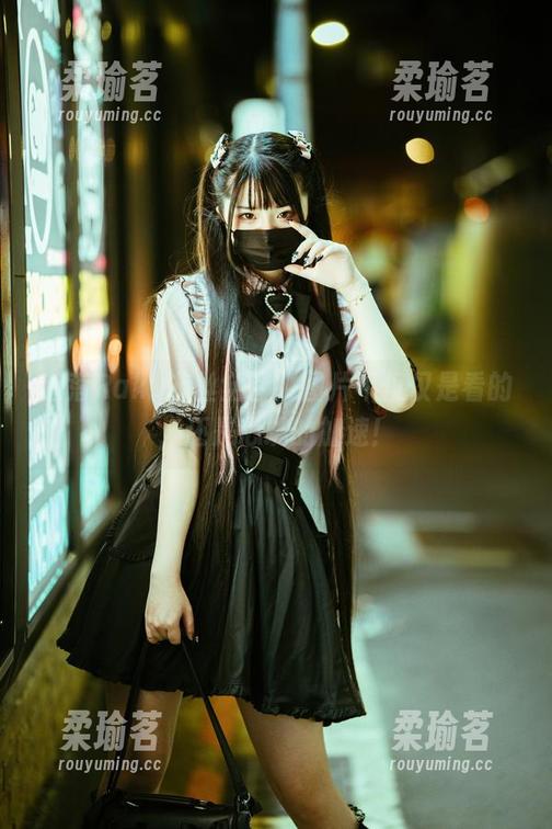落落Raku 落落Raku灰丝全套,图片不仅仅是看的,还是心跳的加速!