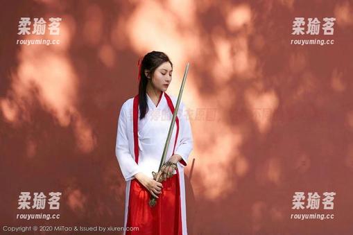 蜜桃社-李梦婷 蜜桃社 - 在线独家:李梦婷的皮衣原图,给你不同的视觉冲击