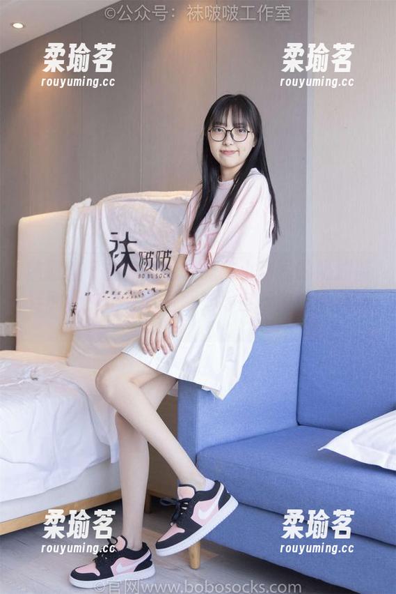 袜啵啵-小甜豆 袜啵啵 - 最新图包曝光:小甜豆的奶油蛋糕剧情,吃着吃着就觉得自己变成了食物。